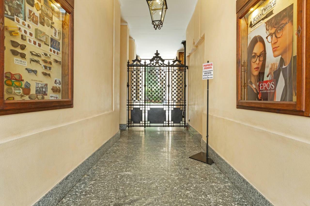 Renovated Penthouse Duomo & Via Torino Milan