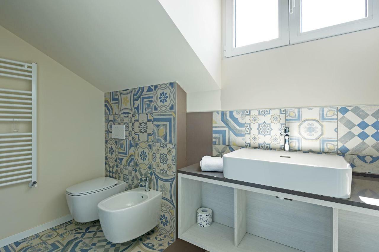 Apartment Renovated Penthouse Duomo & Via Torino