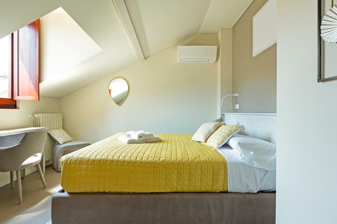 Appartamento Renovated Penthouse Duomo&via Torino *
